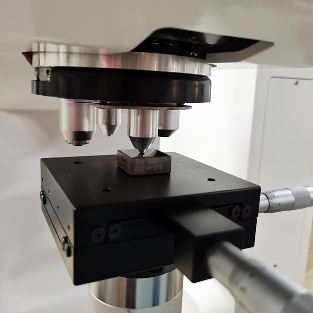 Kiểm tra độ cứng Vickers