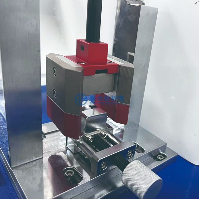 Máy kiểm tra độ bền va đập của con lắc kỹ thuật số Charpy IZOD